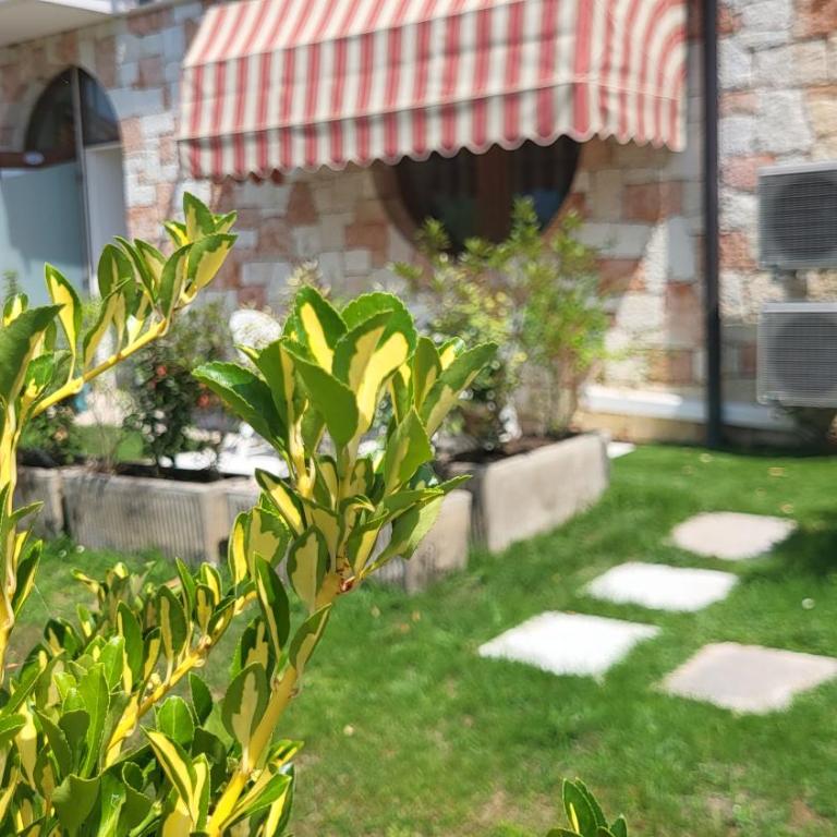 Villa Josefine Lake Front beach and Pool - Suite - 13