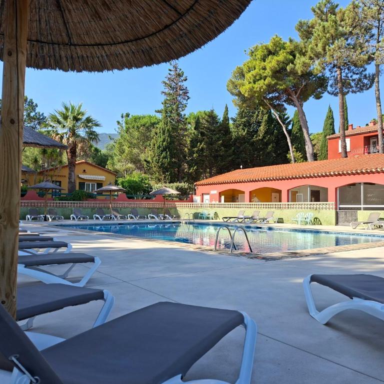 Camping Des Mimosas - Mobile Home 2 Chambres - 53