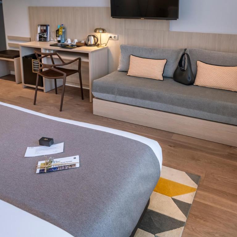 Hotel SERHS Rivoli Rambla - Deluxe Double or Twin Room with Rambla View - 5