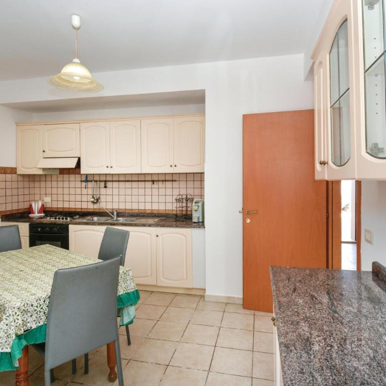 Stunning Home In Santa Maria Del Focall - Ferienhaus mit 2 Schlafzimmern - 4