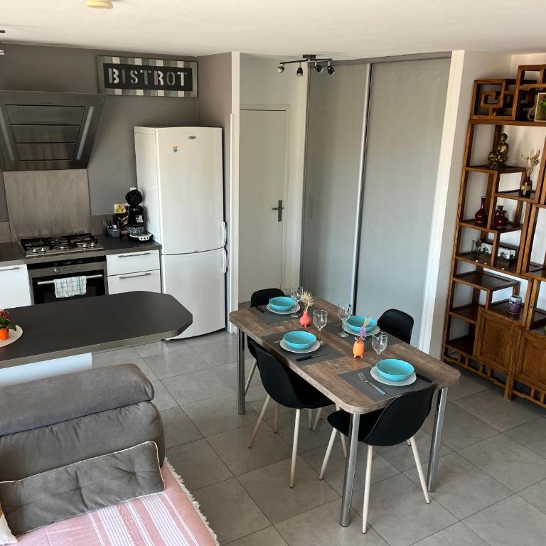 Très beau 3 pièces spacieux lumineux et climatisé - Appartement 2 Chambres - 16