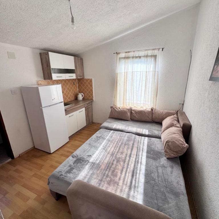 Mon - One-Bedroom Apartment - 9