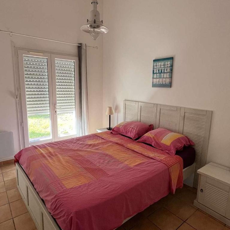 Villa ensoleillée avec terrasse près de la plage - FR-1-831-11 - Villa - 16