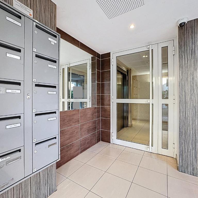 Cosy nid, terrasse & 2 parkings - Appartement 1 Chambre - 17