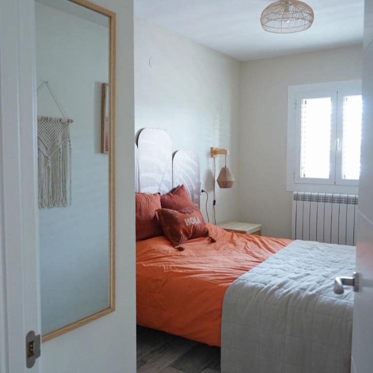 Central & Stylish Beach Flat - Three-Bedroom Apartment - 15
