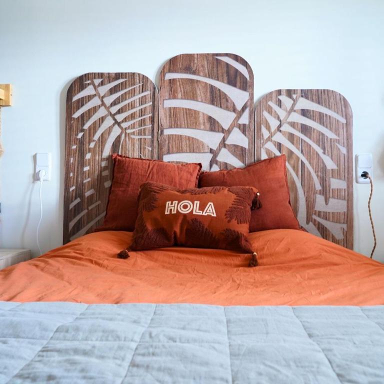 Central & Stylish Beach Flat - Three-Bedroom Apartment - 29