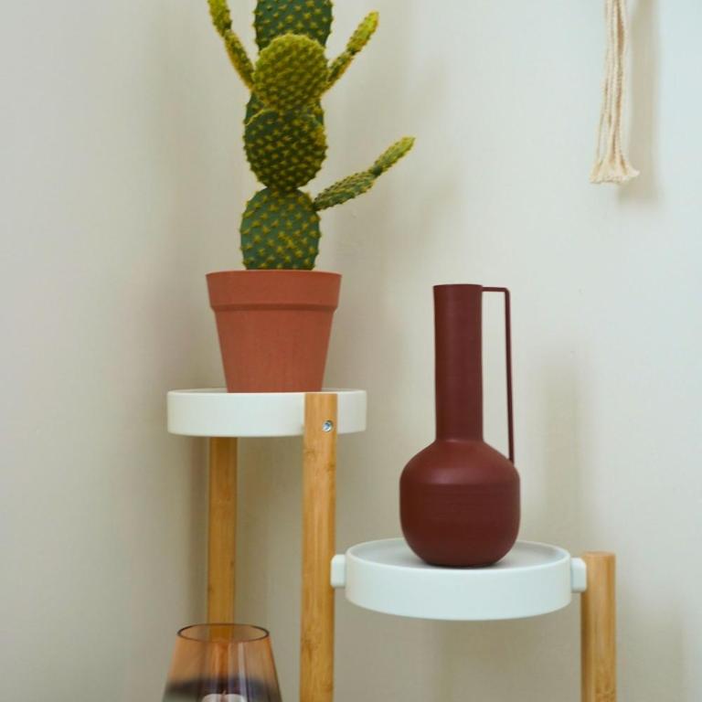 Central & Stylish Beach Flat - Three-Bedroom Apartment - 38