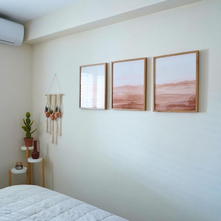 Central & Stylish Beach Flat - Three-Bedroom Apartment - 39