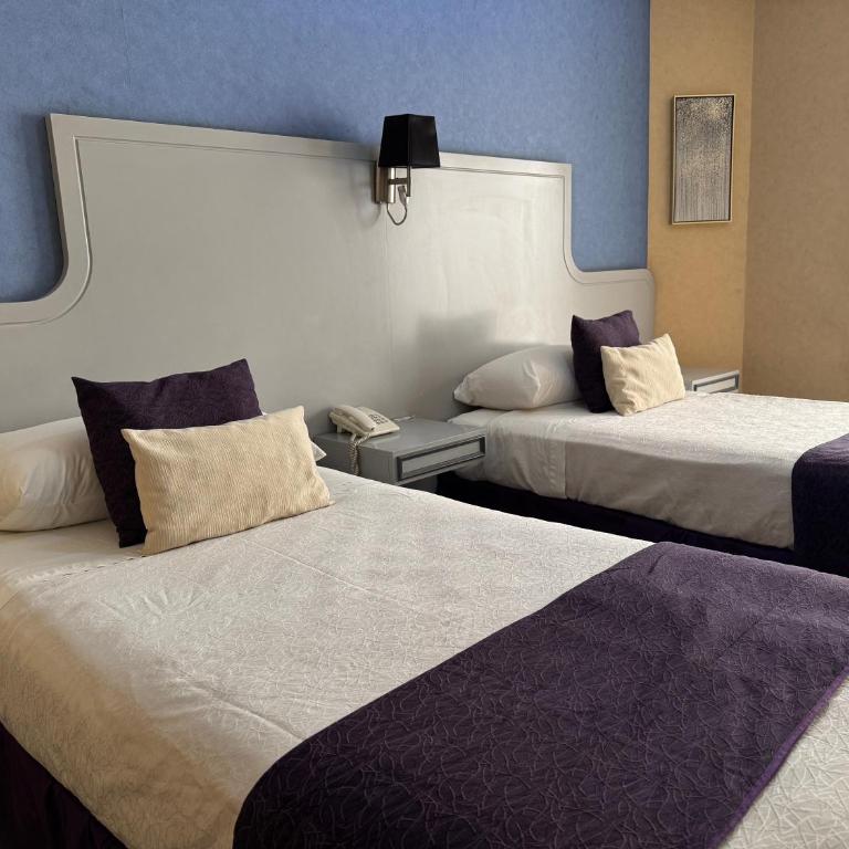 Infinity Park Hotel - Twin Room - 1