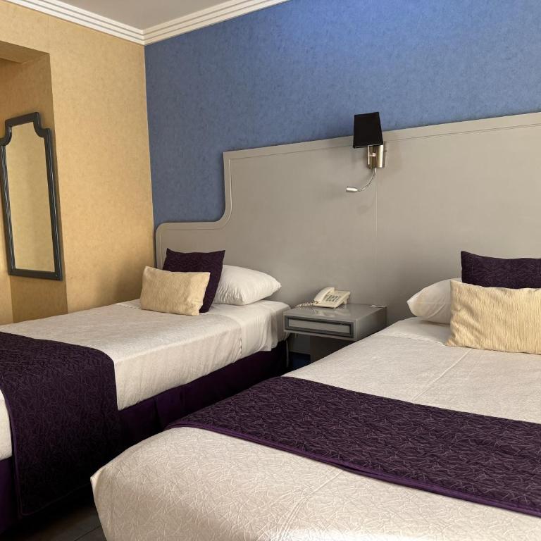 Infinity Park Hotel - Twin Room - 3