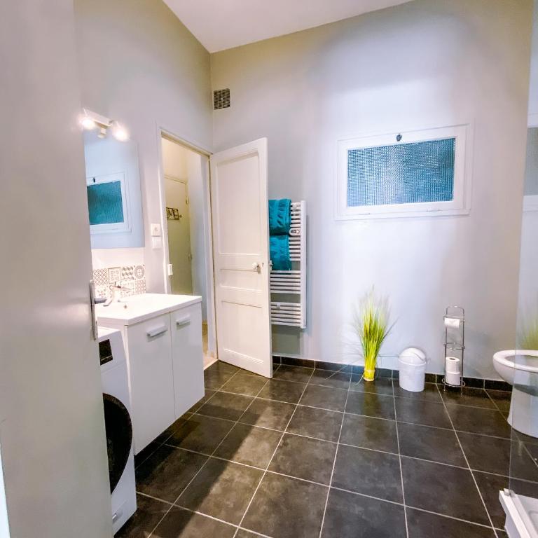 Confort & clim Logement 4 pers proche gare, centre et Polygone - Appartement 1 Chambre - 9