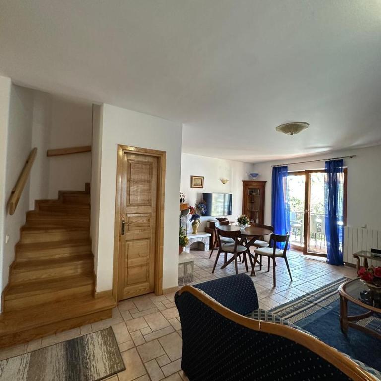 Meridian Hotel - Apartman s 3 Spavaće Sobe, Terasom i Pogledom na More - 13