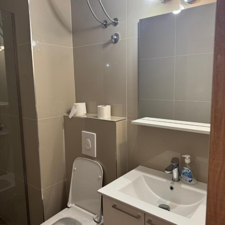 Guest house Mia Becici - Sobe i Apartmani - Double Room with Balcony - 8