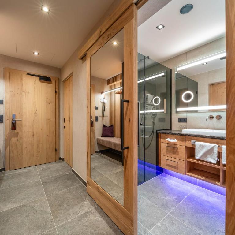Hotel Rose - Deluxe Doppelzimmer mit Zustellbett - 13