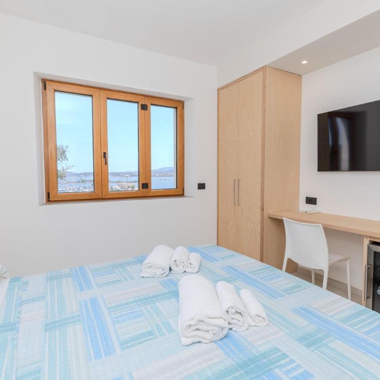 Antares Rooms and Suites - Camera Deluxe Matrimoniale con Vista Mare - 9