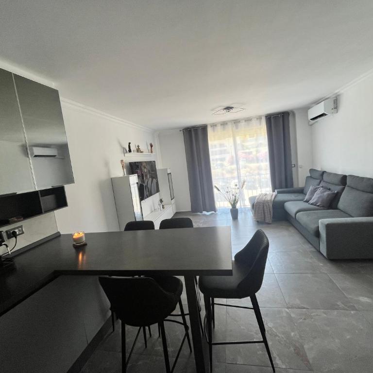 Centre Calvi - Plage à 150 m - Clim - Wifi - Appartement 1 Chambre - 12