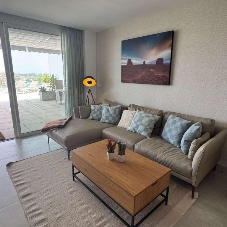 Luxury Secure Chic-Hideaway in La Cala de Mijas with Sun-Drenched Terrace, SPA & GYM - Apartamento de 3 dormitorios - 9