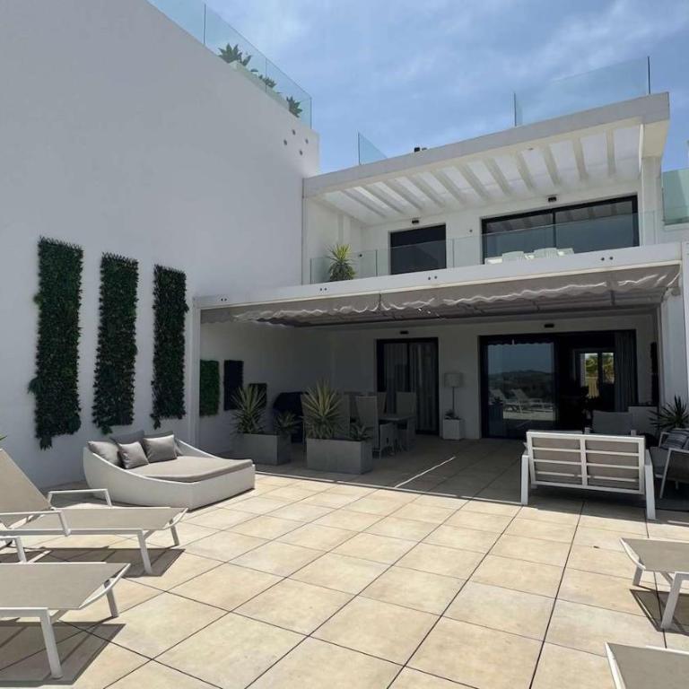 Luxury Secure Chic-Hideaway in La Cala de Mijas with Sun-Drenched Terrace, SPA & GYM - Apartamento de 3 dormitorios - 4