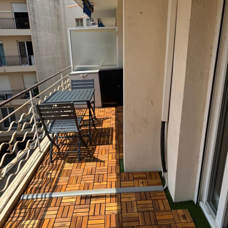 Bel appartement (2p) en plein Centre d’Antibes - Appartement - Vue sur Jardin - 7