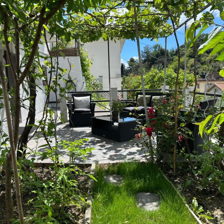 Studio climatisé avec terrasse ombragée dans maison au calme et dans la verdure - Apartment mit 1 Schlafzimmer - 37