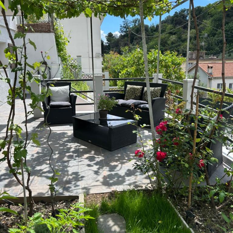 Studio climatisé avec terrasse ombragée dans maison au calme et dans la verdure - Apartment mit 1 Schlafzimmer - 1