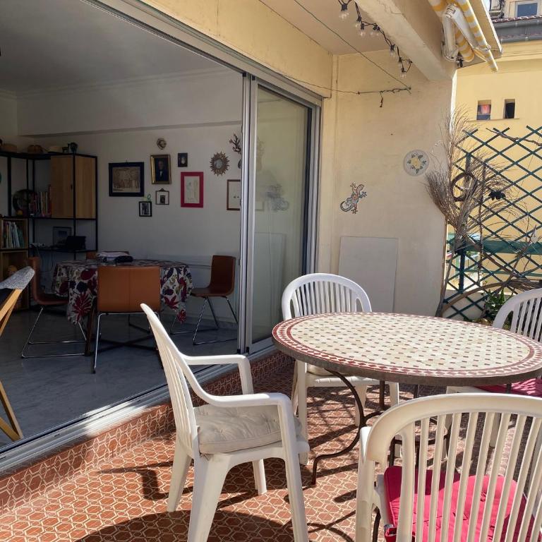 appartement trois pièces avec terrasse - Two-Bedroom Apartment - 6