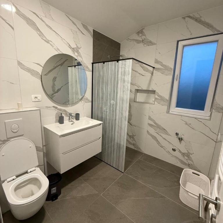 Villa Mirna - Two-Bedroom House - 32