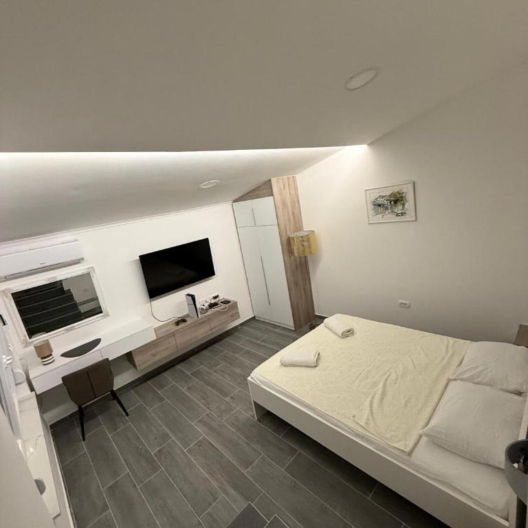 Villa Mirna - Two-Bedroom House - 23