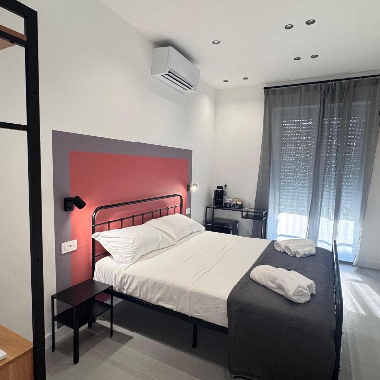 Meraviglia B&B - Salerno Centro Close to the Station and Pier - Camera Matrimoniale Deluxe con Balcone - 5