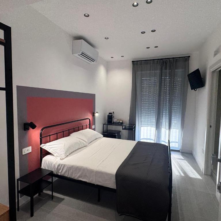 Meraviglia B&B - Salerno Centro Close to the Station and Pier - Camera Matrimoniale Deluxe con Balcone - 13
