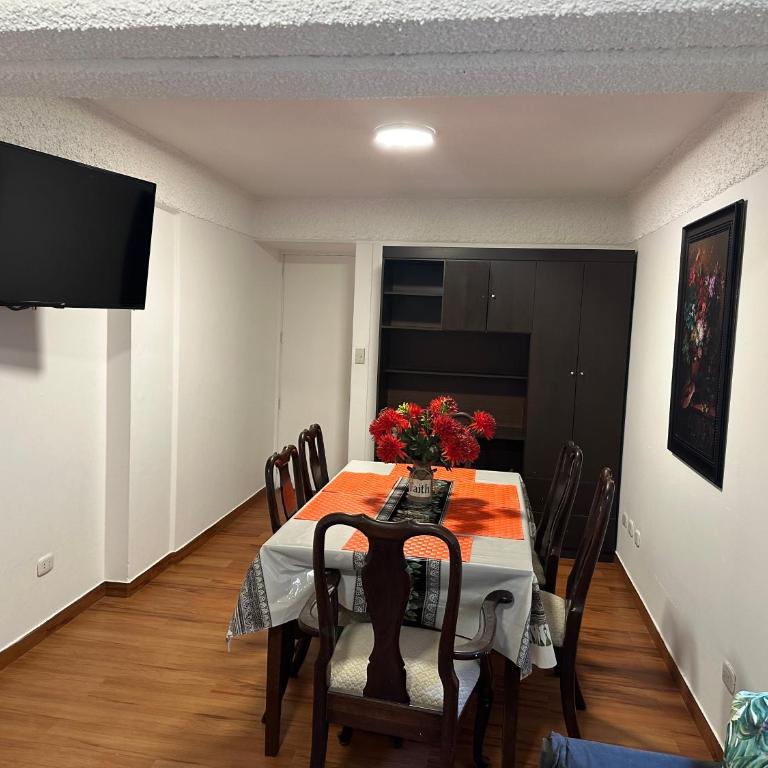 2- Amplio Departamento remodelado en Miraflores - Apartamento de 2 dormitorios - 7