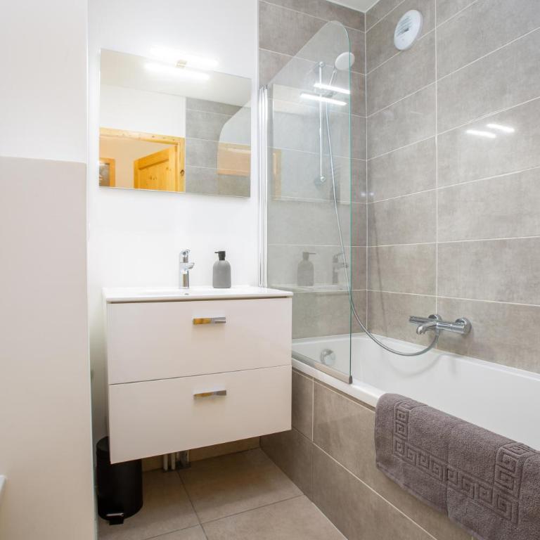 Les 3 Sophie - Unwind France - Two-Bedroom Apartment - 5