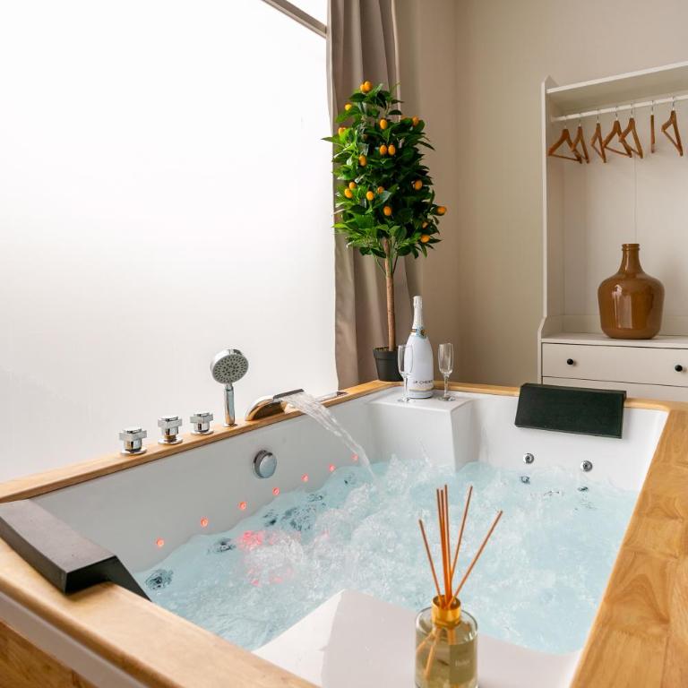 Suite jacuzzi & sauna - Centre - Strasbnb - Apartamento de 1 dormitorio - 4