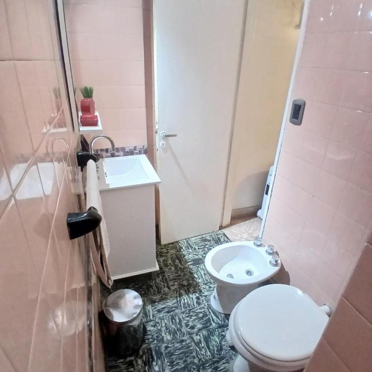 Depto Sarmiento zona centro 3 personas - Estudio - 8