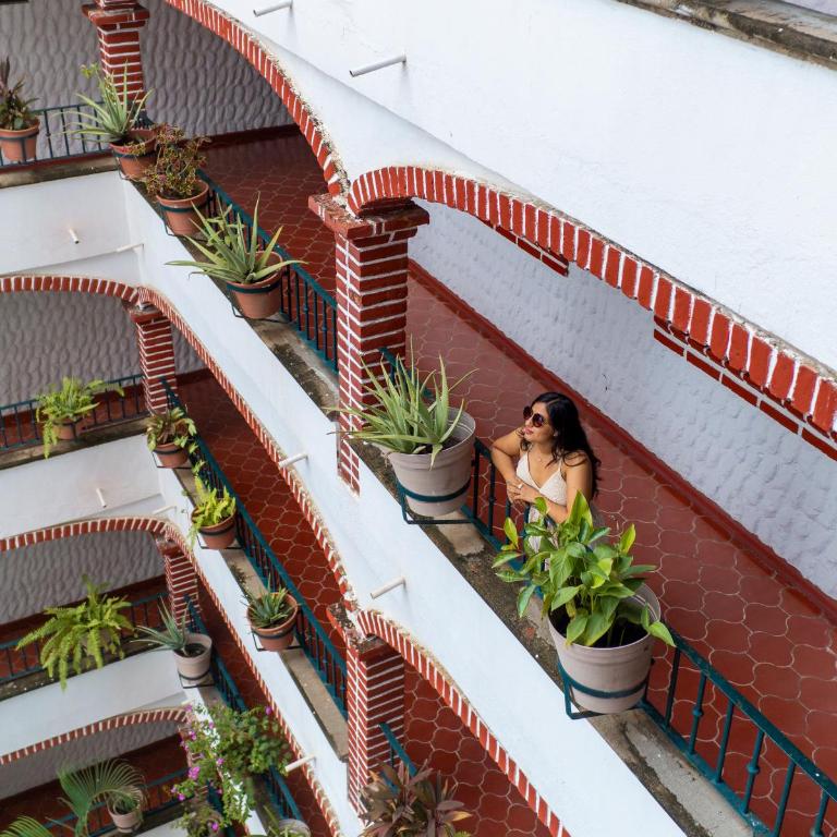 Hotel Gaviota Vallarta - Basic Triple Room - 10