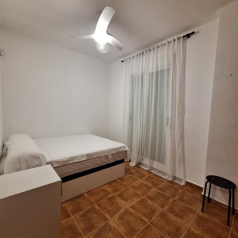 Townhouse with pool next to the City of Arts - Three-Bedroom House - 14