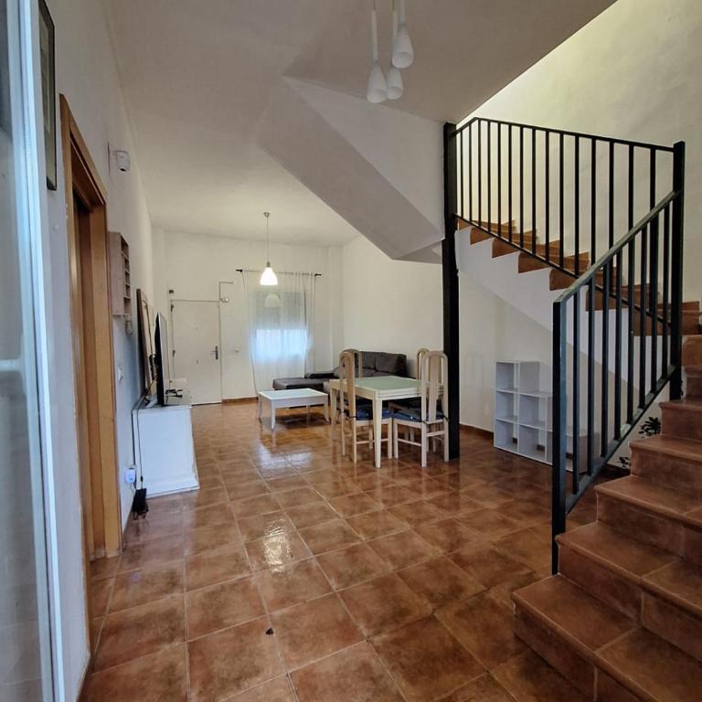 Townhouse with pool next to the City of Arts - Three-Bedroom House - 16
