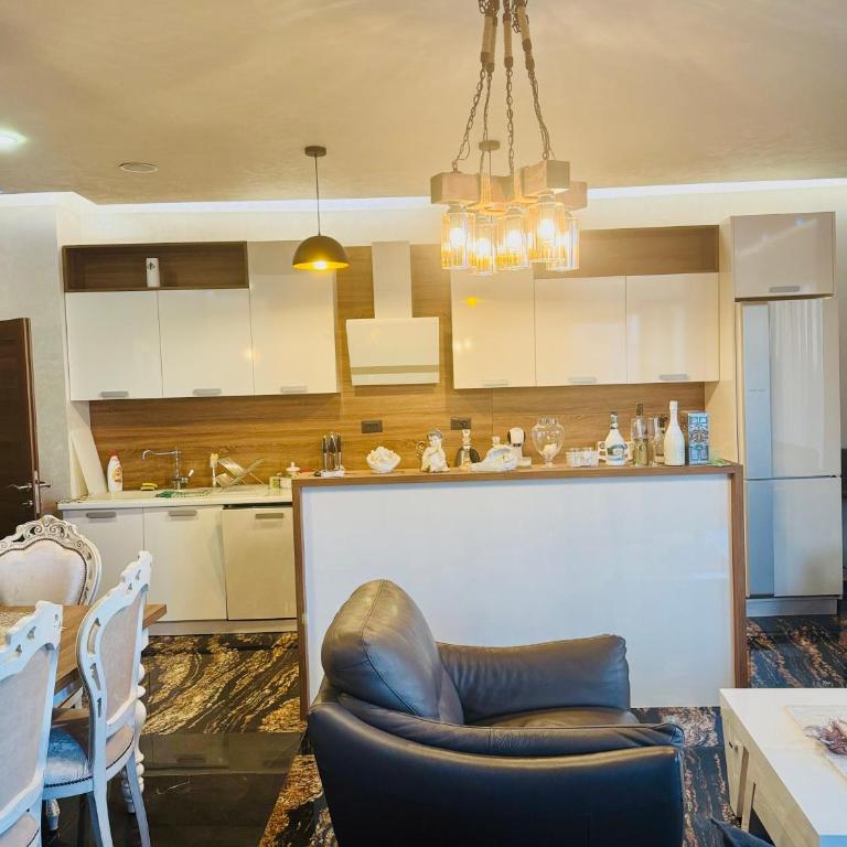 Penthouse Victoria - Two-Bedroom Apartment - 14