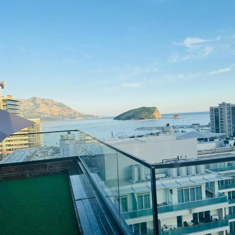 Penthouse Victoria - Two-Bedroom Apartment - 8