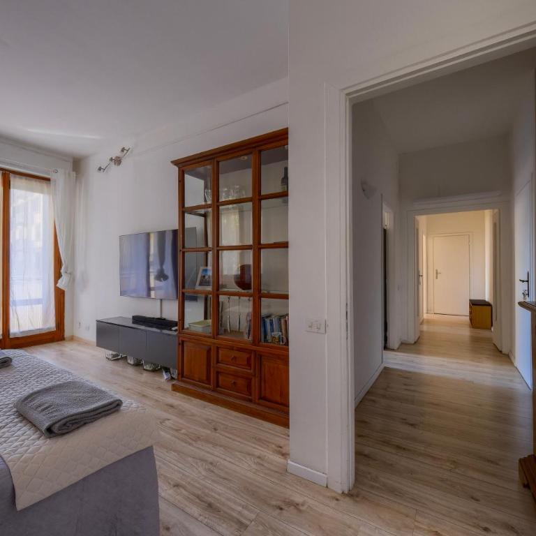 Show Me Florence 2 bedroom appartment Duomo & Airport TRAM - Appartamento con 1 Camera da Letto - 1