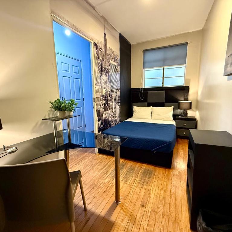 Roomies Hostel - Condesa - Standard Double Room with Shared Bathroom - 2