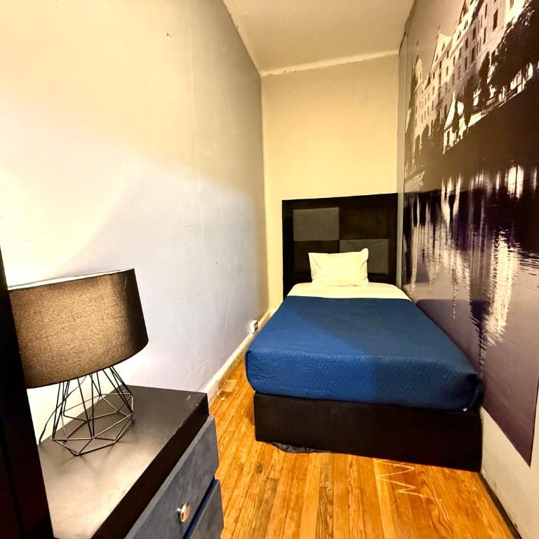 Roomies Hostel - Condesa - Single Room with Shared Bathroom - 1