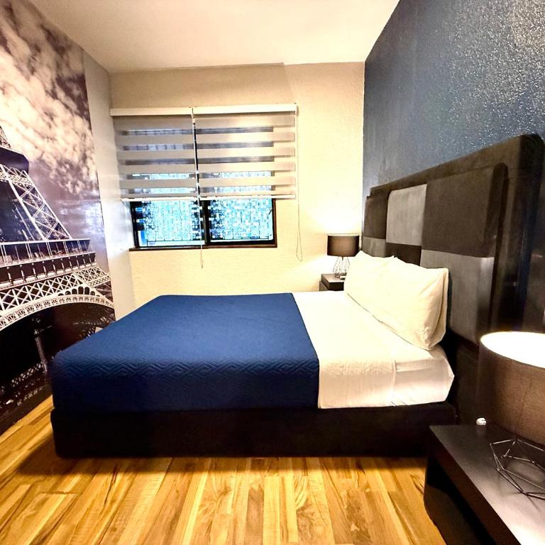Roomies Hostel - Condesa - Double Room with Shared Bathroom - 2