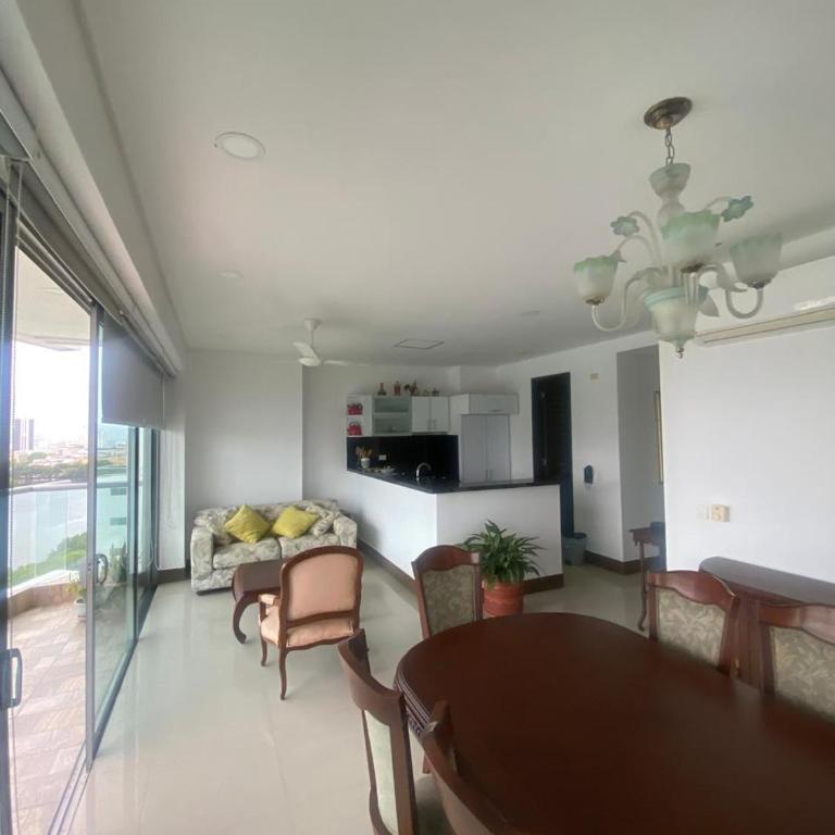 Oceanfront Luxury - A pasos del Centro Histórico - Two-Bedroom Apartment - 37