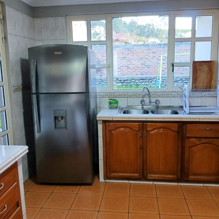 Casa amplia con espacio verde - Casa - 18
