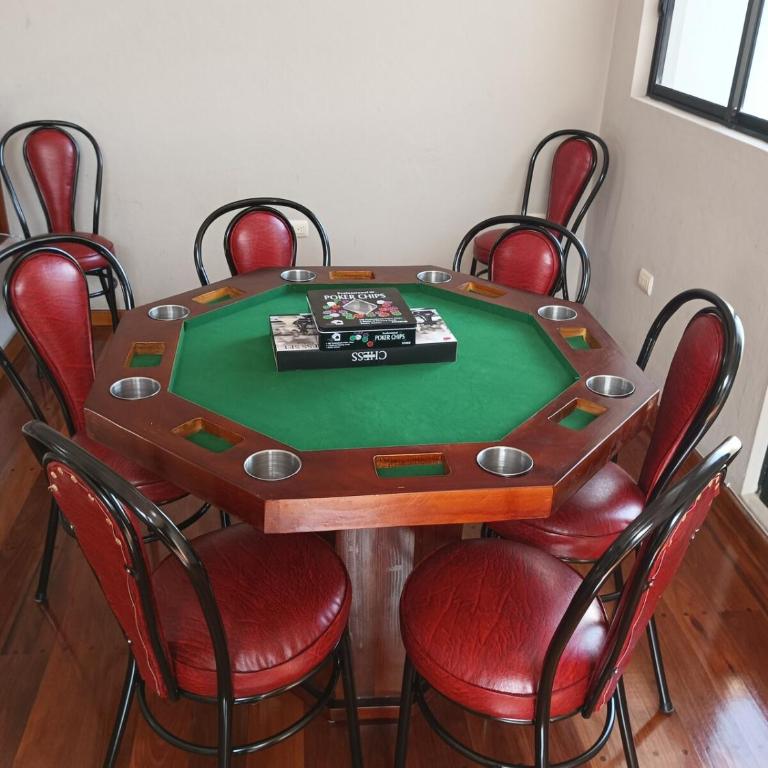 Casa amplia con espacio verde - Casa - 28