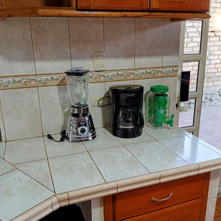 Casa amplia con espacio verde - Casa - 29