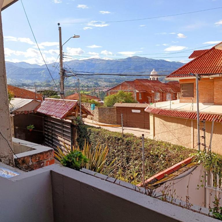 Casa amplia con espacio verde - Casa - 32
