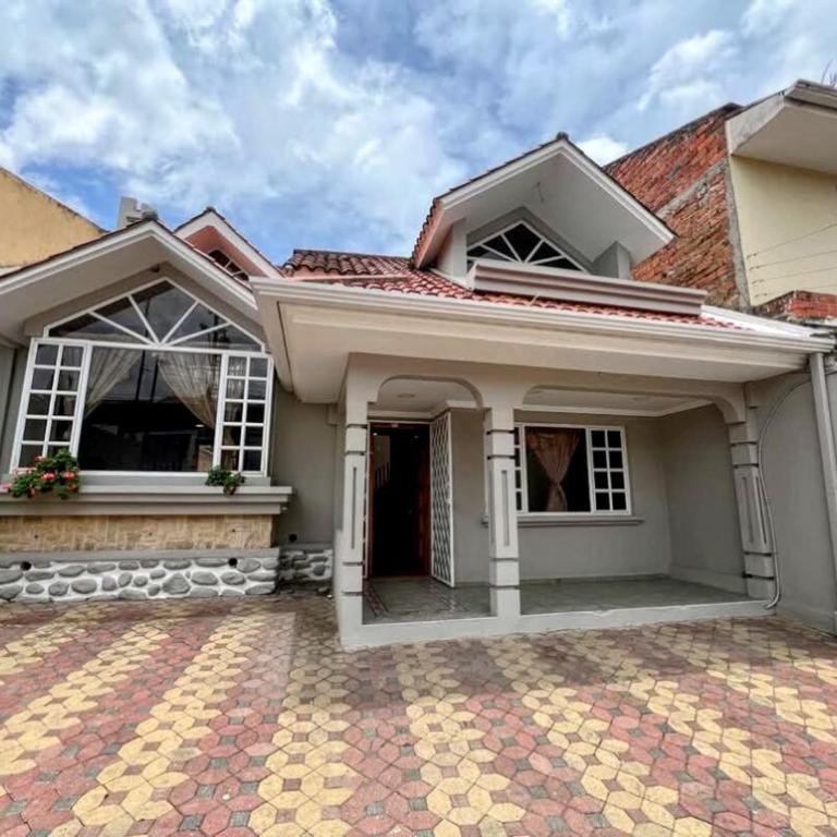 Casa amplia con espacio verde - Casa - 35