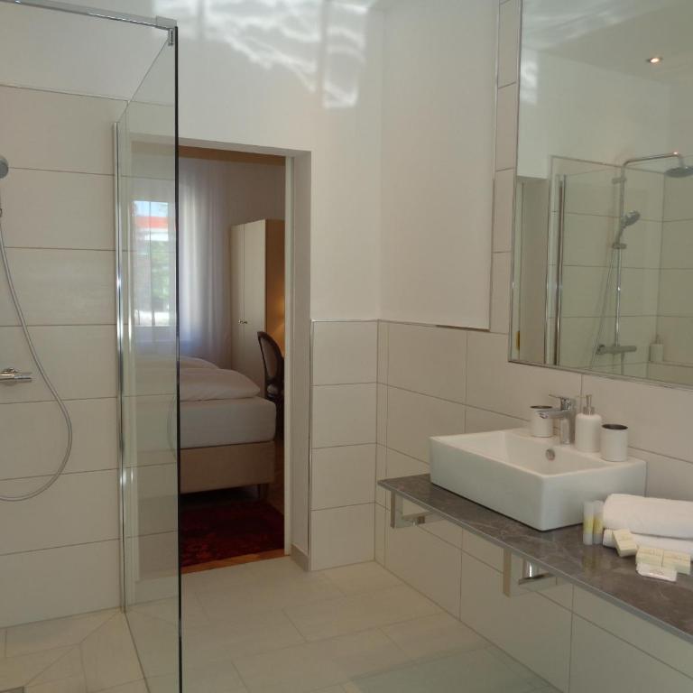 Boutique Hotel Goldenes Lamm Villach - Superior Doppelzimmer - 4
